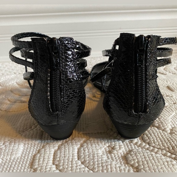 •SOLD• *NEW* Montego Bay Club Black Strap Sandals with Wedge Heel - Picture 3 of 5